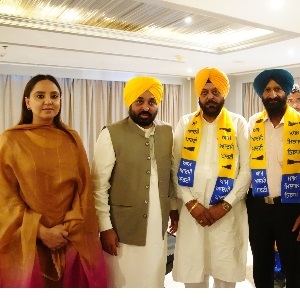 ਪੰਜਾਬ ‘ਚ ਲੋਕ ਸਭਾ ਦੀ ਦੌੜ ‘ਚ ‘ਆਪ’ ਦੂਜਿਆਂ ਨਾਲੋਂ ਸਭ ਤੋਂ ਅੱਗੇ,ਅੱਧੇ ਦਰਜਨ ਹਲਕਿਆਂ ‘ਚ ਕਈ ਵੱਡੇ ਆਗੂ ਪਾਰਟੀ ‘ਚ ਹੋਏ ਸ਼ਾਮਲ