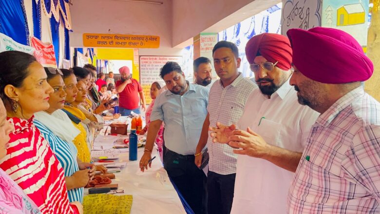 ਹਲਕਾ ਵਿਧਾਇਕ ਕੁਲਜੀਤ ਸਿੰਘ ਰੰਧਾਵਾ ਨੇਆਪ ਦੀ ਸਰਕਾਰ ਆਪ ਦੇ ਦੁਆਰ ਕੈਂਪ ਵਿੱਚ ਪਹੁੰਚ ਕੇ ਲੋਕਾਂ ਦੀਆਂ ਮੁਸ਼ਕਿਲਾਂ ਸੁਣੀਆਂ