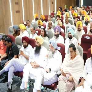 ਮੁੱਖ ਮੰਤਰੀ ਭਗਵੰਤ ਮਾਨ ਨੇ ਬਠਿੰਡਾ ਅਤੇ ਫ਼ਰੀਦਕੋਟ ਦੇ ‘ਆਪ’ ਆਗੂਆਂ ਨਾਲ ਕੀਤੀ ਮੀਟਿੰਗ