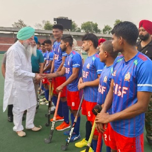 ਸਪੀਕਰ ਨੇ ਹਾਕੀ ਖਿਡਾਰੀਆਂ ਨੂੰ ਨਕਦ ਇਨਾਮਾਂ ਨਾਲ ਸਨਮਾਨਿਤ ਕੀਤਾ