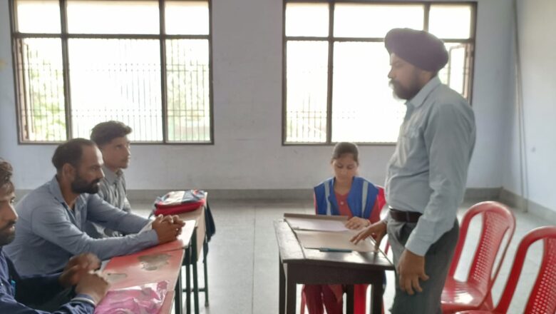 ਰੋਜ਼ਗਾਰ ਮੇਲੇ ਵਿਚ 11 ਨਾਮੀ ਕੰਪਨੀਆਂ ਵੱਲੋਂ 215 ਪ੍ਰਾਰਥੀਆਂ ਦੀ ਚੋਣ