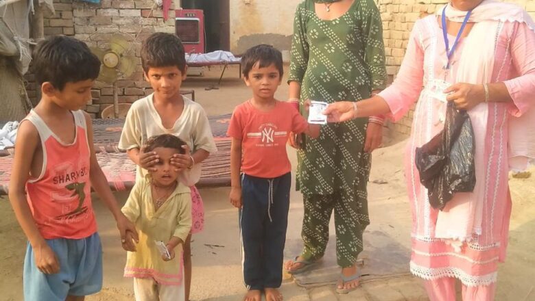 ਸਟਾਪ ਡਾਇਰੀਆ ਮੁਹਿੰਮ ਤਹਿਤ ਆਸ਼ਾ ਵਰਕਰਾਂ ਘਰ-ਘਰ ਜਾ ਕੇ ਵੰਡ ਰਹੀ ਓਆਰਐਸ