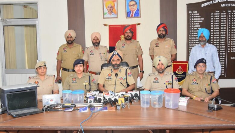 ਪੰਜਾਬ ਪੁਲਿਸ ਨੇ ਤਰਨਤਾਰਨ ਸੇਵਾ ਕੇਂਦਰ ਤੋਂ ਚੱਲ ਰਹੇ ਜਾਅਲੀ ਅਸਲਾ ਲਾਇਸੈਂਸ ਰੈਕੇਟ ਦਾ ਕੀਤਾ ਪਰਦਾਫਾਸ਼; ਛੇ ਜਾਅਲੀ ਅਸਲਾ ਲਾਇਸੰਸਧਾਰਕਾਂ ਸਮੇਤ ਅੱਠ ਕਾਬੂ