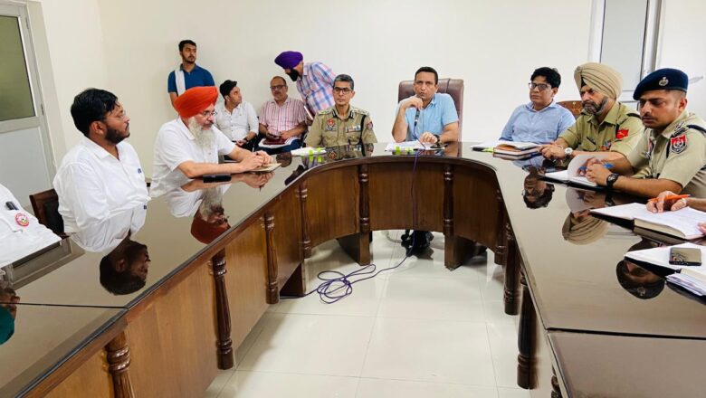 ਤਾਰੋਂ ਪਾਰ ਖੇਤੀ ਕਰਦੇ ਕਿਸਾਨਾਂ ਅਤੇ ਬੀਐਸਐਫ ਜਵਾਨਾਂ ਲਈ ਸਰਹੱਦ ਉੱਤੇ ਬਣਾਏ ਸੈਂਟਰੀ ਕੰਪਲੈਕਸ