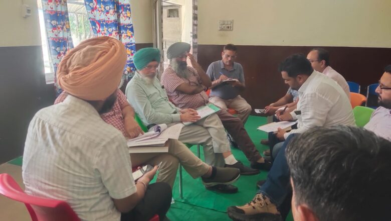 ਪਸ਼ੂ ਪਾਲਣ ਵਿਭਾਗ ਦੇ ਸੰਯੁਕਤ ਨਿਰਦੇਸ਼ਕ ਵੱਲੋਂ ਸ੍ਰੀ ਮੁਕਤਸਰ ਸਾਹਿਬ ਦਾ ਦੌਰਾ