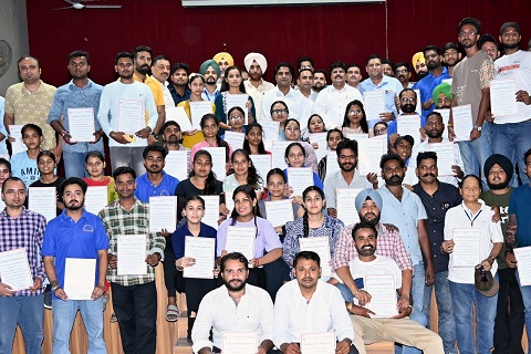 ਵਧੀਕ ਡਿਪਟੀ ਕਮਿਸ਼ਨਰ ਵੱਲੋਂ ਚੋਣ ਸਵੀਪ ਟੀਮਾਂ ਦਾ ਵਿਸ਼ੇਸ਼ ਸਨਮਾਨ