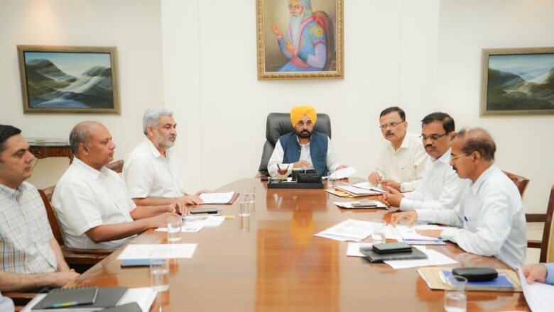 ਮੁੱਖ ਮੰਤਰੀ ਭਗਵੰਤ ਸਿੰਘ ਮਾਨ ਨੇ ਕਿਸਾਨਾਂ ਨੂੰ ਖੇਤਾਂ ਵਿੱਚ ਮੋਟਰਾਂ ਨੇੜੇ ਚਾਰ-ਚਾਰ ਬੂਟੇ ਲਾਉਣ ਦੀ ਕੀਤੀ ਅਪੀਲ