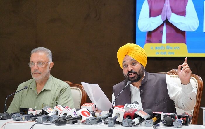 ਮੁੱਖ ਮੰਤਰੀ ਵੱਲੋਂ ਸਿਹਤ ਸੇਵਾਵਾਂ ਦੇ 1000 ਕਰੋੜ ਦੇ ਫੰਡ ਜਾਣ-ਬੁੱਝ ਕੇ ਜਾਰੀ ਨਾ ਕਰਨ ਲਈ ਕੇਂਦਰ ਸਰਕਾਰ ਦੀ ਕਰੜੀ ਨਿੰਦਾ