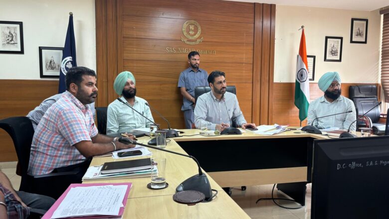 ਜ਼ਿਲ੍ਹਾ ਸੜ੍ਹਕ ਸੁਰੱਖਿਆ ਕਮੇਟੀ ਦੀ ਮੀਟਿੰਗ ’ਚ ਸੁਰੱਖਿਅਤ ਡਰਾਇਵਿੰਗ ’ਤੇ ਜ਼ੋਰ