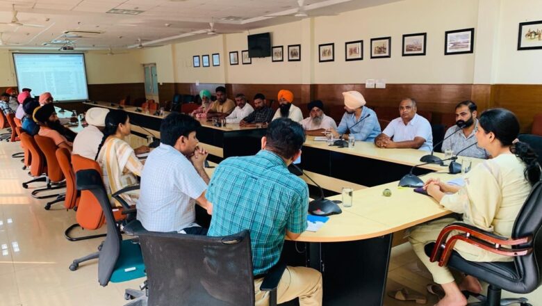 ਜ਼ਿਲ੍ਹਾ ਪ੍ਰਸ਼ਾਸਨ ਵੱਲੋਂ ਪਰਾਲੀ ਪ੍ਰਬੰਧਨ ਲਈ ਏ ਡੀ ਸੀ ਦੀ ਮੌਜੂਦਗੀ ਵਿੱਚ ਅਨਲਾਈਨ ਪੋਰਟਲ ਤੇ ਡਰਾਅ ਕੱਢਿਆ ਗਿਆ 