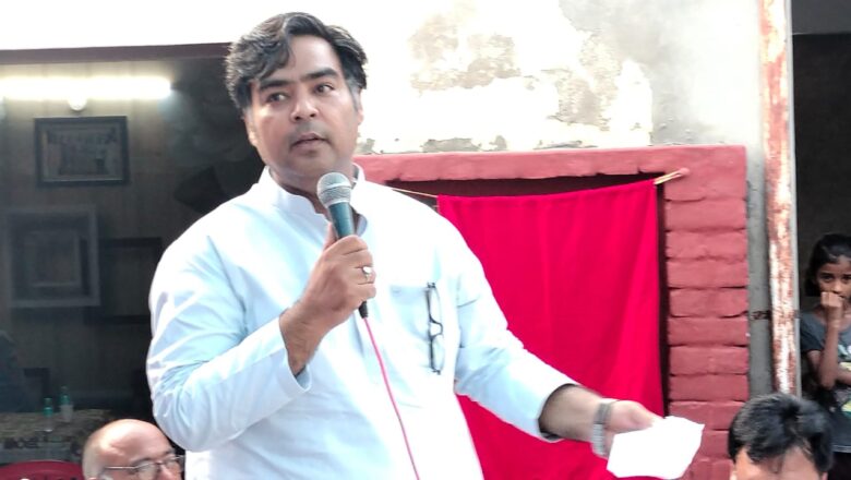 ਵਿਧਾਇਕ ਵੱਲੋਂ  ਪਿੰਡ ਰੂਹੜਿਆਂ ਵਾਲੀ ਵਿਖੇ ਵਿਕਾਸ ਕਾਰਜਾਂ ਦਾ ਨੀਹ ਪੱਥਰ ਰੱਖਿਆ