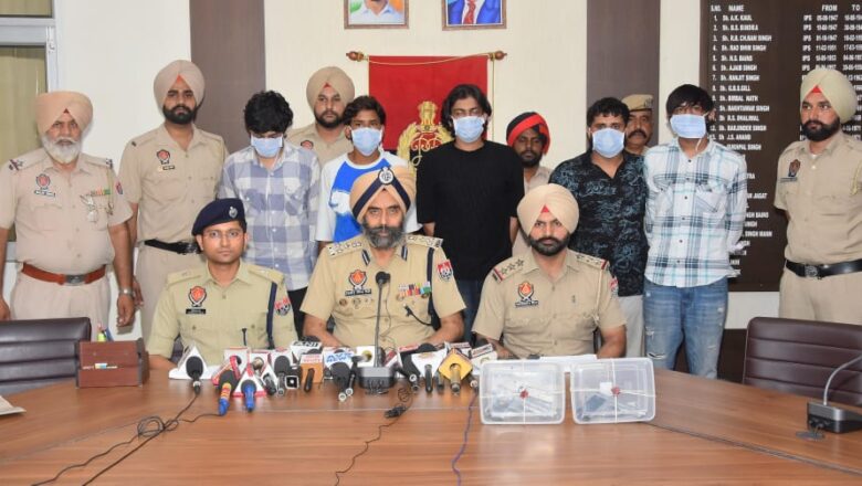 ਪੰਜਾਬ ਪੁਲਿਸ ਵੱਲੋਂ ਅੰਤਰਰਾਜੀ ਸੰਗਠਿਤ ਅਪਰਾਧ ਸਿੰਡੀਕੇਟ ਦਾ ਪਰਦਾਫਾਸ਼; ਸਰਗਨੇ ਸਮੇਤ ਪੰਜ ਦੋਸ਼ੀ ਦੋ ਪਿਸਤੌਲਾਂ ਸਣੇ ਕਾਬੂ