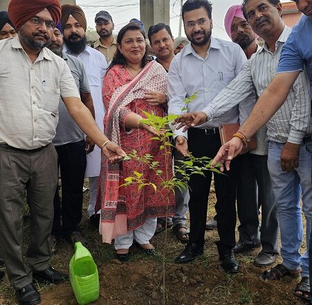  ‘ਆਪ ਦੀ ਸਰਕਾਰ ਆਪ ਦੇ ਦੁਆਰ’ ਆਮ ਲੋਕਾਂ ਨਾਲ ਜੁੜੀਆਂ ਮੁਸ਼ਕਿਲਾਂ ਨੂੰ ਪਿੰਡ ਪੱਧਰ ’ਤੇ ਸੁਵਿਧਾ ਕੈਂਪ ਲਾ ਕੇ ਮੌਕੇ ’ਤੇ ਹੱਲ ਕਰਨ ਦਾ ਕਾਰਗਰ ਯਤਨ-ਐਮ ਐਲ ਏ 
