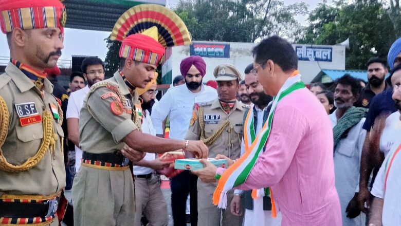 ਕੈਬਨਿਟ ਮੰਤਰੀ ਸ੍ਰੀ ਅਮਨ ਅਰੋੜਾ ਨੇ ਸਾਦਕੀ ਬਾਰਡਰ ‘ਤੇ ਰੀਟਰੀਟ ਸਮਾਰੋਹ ਵਿੱਚ ਕੀਤੀ ਸ਼ਿਰਕਤ