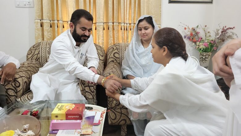 ਬ੍ਰਹਮ ਕੁਮਾਰੀ ਆਸ਼ਰਮ ਦੀਆਂ ਭੈਣਾਂ ਨੇ ਐਮ.ਐਲ.ਏ ਨੂੰ ਬੰਨ੍ਹੀਂ ਰੱਖੜੀ