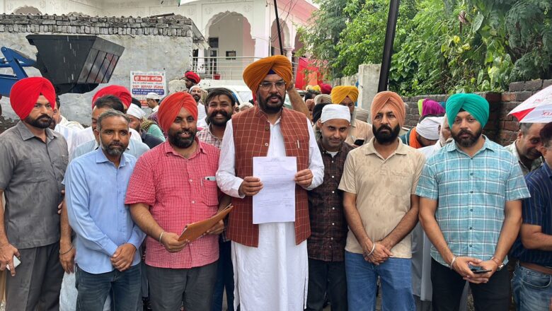 ਧਾਲੀਵਾਲ ਵੱਲੋਂ ਕਾਲਿਆਂਵਾਲਾ ਖੂਹ ਦੇ ਸ਼ਹੀਦਾਂ ਨੂੰ  ਸ਼ਰਧਾਜਲੀ