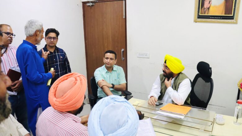 ਕੈਬਨਿਟ ਮੰਤਰੀ ਈ:ਟੀ:ਓ ਵੱਲੋਂ  ਤਹਿਸੀਲ ਦਫਤਰ ਅਤੇ ਸੇਵਾ ਕੇਂਦਰ ਦੀ  ਚੈਕਿੰਗ