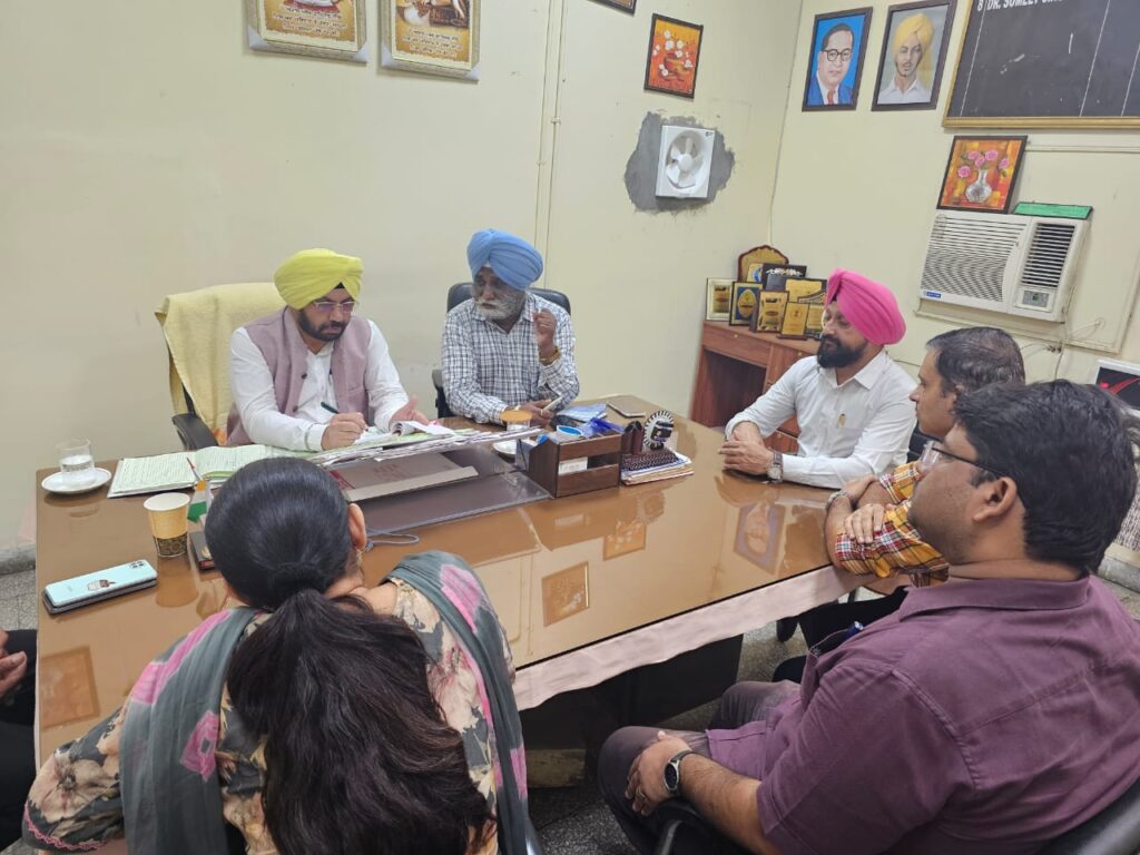 3 Aug PN ਹਸਪਤਾਲ ਮਾਨਾਵਾਲਾ ਦੀ ਕੀਤੀ ਅਚਨਚੇਤ ਚੈਕਿੰਗ ETO (1)