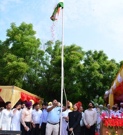 ਸਰਦੂਲਗੜ੍ਹ ਵਿਖੇ ਐਸ.ਡੀ.ਐਮ ਨਿਤੇਸ਼ ਜੈਨ ਨੇ ਲਹਿਰਾਇਆ ਕੌਮੀ ਝੰਡਾ