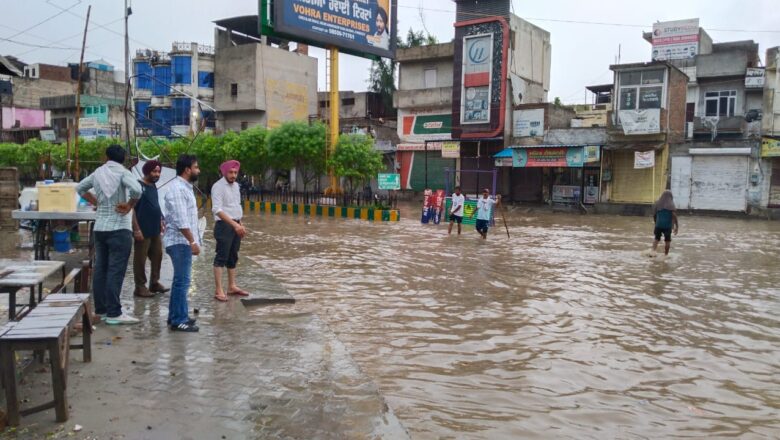 ਬਾਰਿਸ਼ ਦੇ ਕਾਰਨ ਖੜ੍ਹੇ ਹੋਏ ਪਾਣੀ ਦੀ ਨਿਕਾਸੀ ਦੇ ਡਿਪਟੀ ਕਮਿਸ਼ਨਰ ਨੇ ਕੀਤੇ ਹੁਕਮ ਜਾਰੀ 