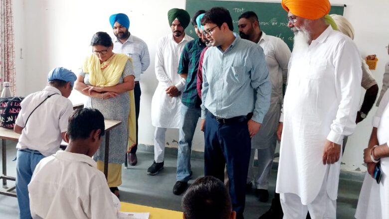 ਐਮ.ਐਲ.ਏ ਫਰੀਦਕੋਟ ਨੇ ਬੱਚਿਆਂ ਨੂੰ ਪੌਦੇ ਲਗਾਉਣ ਲਈ ਪ੍ਰੇਰਿਆ