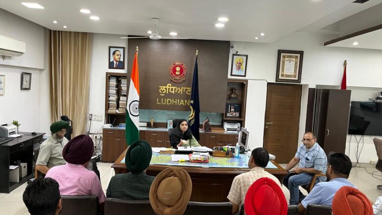 ਡਿਪਟੀ ਕਮਿਸ਼ਨਰ ਵੱਲੋਂ ਅਧਿਕਾਰੀਆਂ ਨੂੰ ਵੋਟਰ ਰਜਿਸਟ੍ਰੇਸ਼ਨ ਲਈ ਮਿਸ਼ਨ ਮੋਡ ‘ਤੇ ਕੰਮ ਕਰਨ ਦੇ ਨਿਰਦੇਸ਼ ਜਾਰੀ