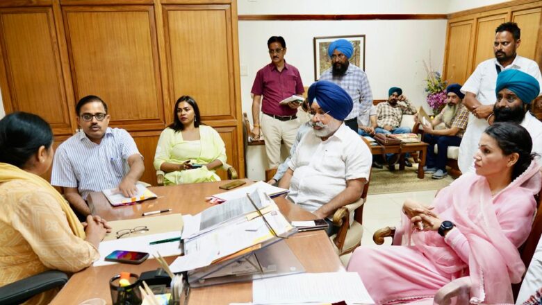 ਸਮਾਜਿਕ ਨਿਆਂ ਮੰਤਰੀ ਡਾ. ਬਲਜੀਤ ਕੌਰ ਵੱਲੋਂ ‘ਰਿਜ਼ਰਵੈਸ਼ਨ ਚੋਰ ਫੜੋ ਮੋਰਚਾ’ ਦੇ ਨੁਮਾਇੰਦਿਆਂ ਨਾਲ ਮੀਟਿੰਗ