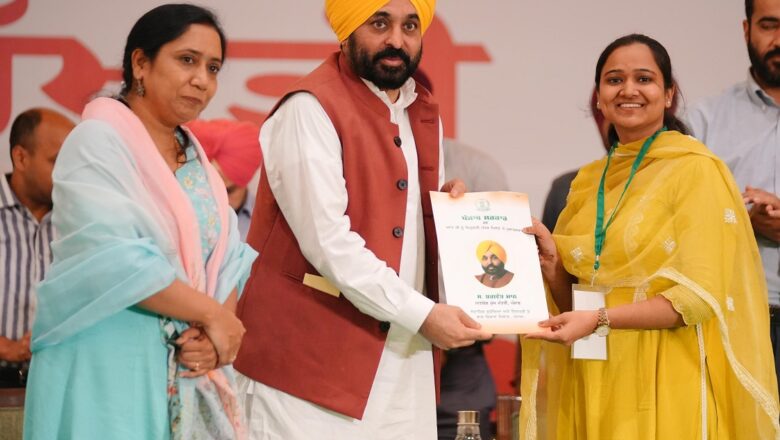 ਮੁੱਖ ਮੰਤਰੀ ਵੱਲੋਂ ਰੱਖੜੀ ਦੇ ਤਿਉਹਾਰ ਮੌਕੇ ਔਰਤਾਂ ਨੂੰ ਤੋਹਫਾ, ਆਂਗਣਵਾੜੀ ਵਰਕਰਾਂ ਦੀਆਂ 3000 ਨਵੀਆਂ ਅਸਾਮੀਆਂ ਭਰਨ ਦਾ ਐਲਾਨ