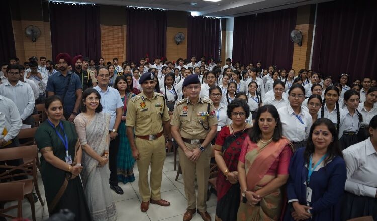 ਡੀ.ਜੀ.ਪੀ. ਗੌਰਵ ਯਾਦਵ ਨੇ 14 ਪੀ.ਸੀ.ਆਰ. ਵੈਨਾਂ ਨੂੰ ਦਿੱਤੀ ਹਰੀ ਝੰਡੀ