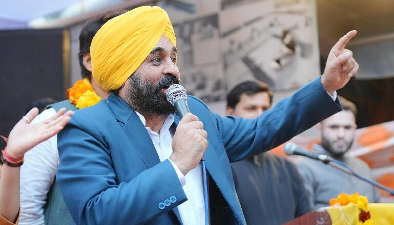 ਭਗਵੰਤ ਮਾਨ ਨੇ ਦਿੱਲੀ ਦੇ ਤਿੰਨ ਹਲਕਿਆਂ ‘ਚ ਕੱਢੇ ਰੋਡ ਸ਼ੋਅ