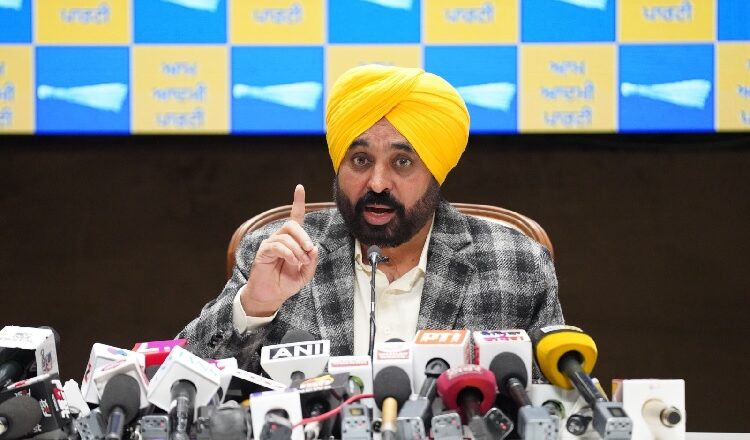 ਗੈਸ ਦੇ ਗੋਲੇ ਹਰਿਆਣਾ ਵਾਲੇ ਛੱਡ ਰਹੇ ਨੇ ਤੇ ਜੁੰਮੇਵਾਰੀ ਪੰਜਾਬ ਦੀ ਕਿਵੇਂ ਹੋਈ : ਭਗਵੰਤ ਮਾਨ