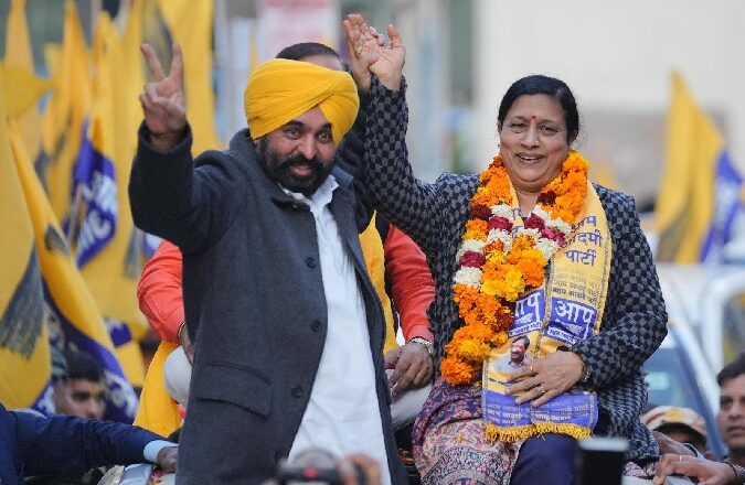 ਭਗਵੰਤ ਮਾਨ ਨੇ ਦਿੱਲੀ ‘ਚ ਸ਼ਕੁਰਬਸਤੀ, ਤ੍ਰਿਨਗਰ ਤੇ ਮ਼ੰਗੋਲਪੁਰੀ ‘ਚ ਕੀਤੇ ਰੋਡ ਸ਼ੋਅ