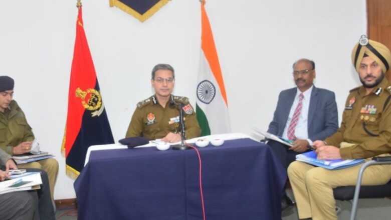 ਪੁਲੀਸ ਮੁੱਖੀ ਵਲੋਂ ਸਰਹੱਦ ਪਾਰਲੇ ਅੱਤਵਾਦ ਖਿਲਾਫ ਸਖਤ ਹਦਾਇਤਾਂ