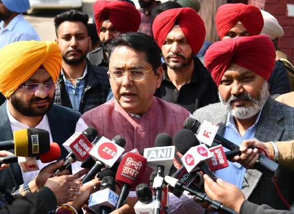 ਨਸ਼ਿਆਂ ਖਿਲਾਫ ਮੁਹਿੰਮ ਦੌਰਾਨ ਮੰਤਰੀਆਂ ਨੂੰ ਵੰਡੇ ਇਲਾਕੇ