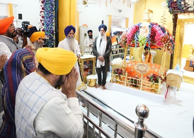 ਹੋਲੀ ਮੌਕੇ ਮੁੱਖ ਮੰਤਰੀ ਨੇ ਟੇਕਿਆ ਸ੍ਰੀ ਕੇਸਗੜ ਸਾਹਿਬ ਵਿਖੇ ਮੱਥਾ