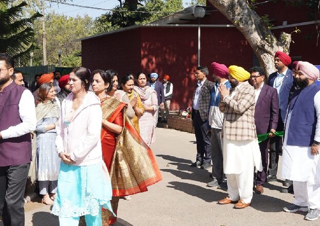 ਵਿਦੇਸ਼ ਟਰੇਨਿੰਗ ‘ਤੇ ਜਾ ਰਹੇ 36 ਪ੍ਰਿੰਸੀਪਲਾਂ ਦੇ ਬੈਚ ਨੂੰ ਮੁੱਖ ਮੰਤਰੀ ਵਲੋਂ ਹਰੀ ਝੰਡੀ