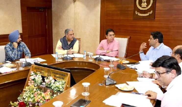 ਪੰਜਾਬ ਸਰਕਾਰ ਵੱਲੋਂ ਸਾਰੀਆਂ ਆਫ਼ਲਾਈਨ ਸੇਵਾਵਾਂ ਨੂੰ ਏਕੀਕ੍ਰਿਤ ਆਨਲਾਈਨ ਪੋਰਟਲ ‘ਤੇ ਲਿਆਂਦਾ ਜਾਵੇਗਾ: ਅਮਨ ਅਰੋੜਾ