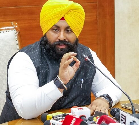 ਵਿਦਿਆਰਥੀਆਂ ਦੀ ਸੁਰੱਖਿਆ ਸਭ ਤੋਂ ਉੱਪਰ: ਹਰਜੋਤ ਬੈਂਸ ਵੱਲੋਂ ਸਿੱਖਿਆ ਸੰਸਥਾਵਾਂ ਨੂੰ ਨਿਰਦੇਸ਼ ਜਾਰੀ