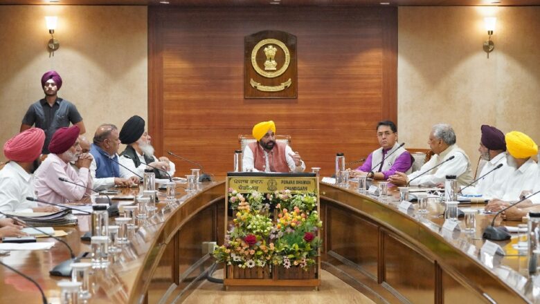 ਮੁੱਖ ਮੰਤਰੀ ਦੀ ਅਗਵਾਈ ਵਿੱਚ ਸਾਰੀਆਂ ਸਿਆਸੀ ਪਾਰਟੀਆਂ ਨੇ ਪੰਜਾਬ ਦੇ ਪਾਣੀਆਂ ਨੂੰ ਬਚਾਉਣ ਲਈ ਇਕਜੁੱਟਤਾ ਦੀ ਵਿਲੱਖਣ ਮਿਸਾਲ ਕਾਇਮ ਕੀਤੀ