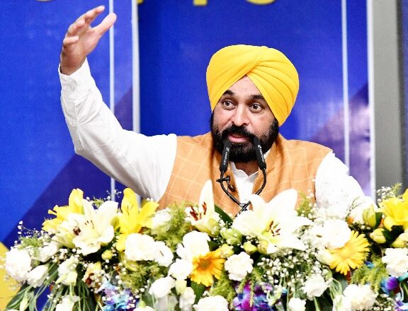 ਲੈਂਡ ਪੂਲਿੰਗ ਕਿਸਾਨਾਂ ਦੇ ਹਿੱਤ ਅਤੇ ਗੈਰ-ਕਾਨੂੰਨੀ ਕਲੋਨਾਈਜ਼ਰਾਂ ਦੇ ਭ੍ਰਿਸ਼ਟ ਰਾਜ ਨੂੰ ਖਤਮ ਕਰਨ ਲਈ ਹੈ: ਮੁੱਖ ਮੰਤਰੀ ਮਾਨ