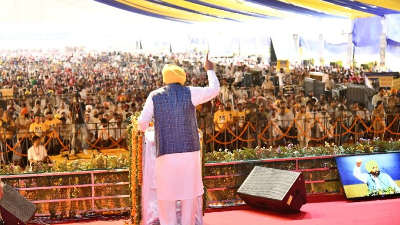 ਮੁੱਖ ਮੰਤਰੀ ਨੇ ਪਿੰਡ ਸੁਰੱਖਿਆ ਕਮੇਟੀਆਂ ਨੂੰ ਸਹੁੰ ਚੁਕਾਈ, ਕਮੇਟੀ ਮੈਂਬਰਾਂ ਨੂੰ ਪਿੰਡਾਂ ਦੇ ਰਖਵਾਲੇ ਅਤੇ ਪਹਿਰੇਦਾਰ ਦੱਸਿਆ