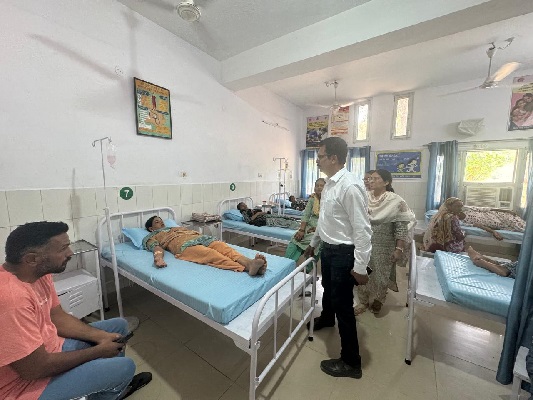 ਲੂਅ (ਗਰਮੀ) ਤੋਂ ਬਚਣ ਲਈ ਵੱਧ ਤੋਂ ਵੱਧ ਤਰਲ ਪਦਾਰਥ ਪੀਓ: ਡਾ ਪਰਦੀਪ ਕੁਮਾਰ ਮਹਿੰਦਰਾ ਸਿਵਲ ਸਰਜਨ ਮੋਗਾ