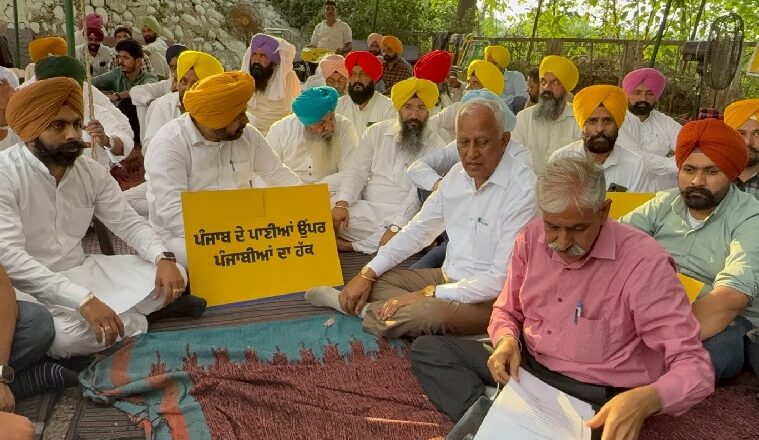 4 ਕੈਬਨਿਟ ਮੰਤਰੀ ਅਤੇ ‘ਆਪ’ ਵਿਧਾਇਕਾਂ ਵੱਲੋਂ ਸੂਬੇ ਦੇ ਪਾਣੀਆਂ ਦੀ ਰਾਖੀ ਲਈ ਨੰਗਲ ਵਿਖੇ ਦਿਨ ਰਾਤ ਦੀ ਪਹਿਰੇਦਾਰੀ ਵਿੱਚ ਸ਼ਮੂਲੀਅਤ