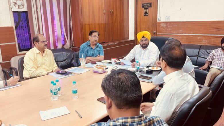 ਹਰਭਜਨ ਸਿੰਘ ਈ.ਟੀ.ਓ. ਵੱਲੋਂ ਲੋਕ ਨਿਰਮਾਣ ਵਿਭਾਗ ਦੇ ਅਧਿਕਾਰੀਆਂ ਨੂੰ ਸਟੱਡੀ ਟੂਰ ਤੇ ਵਿਦੇਸ਼ ਭੇਜਣ ਲਈ ਪ੍ਰਸਤਾਵ ਤਿਆਰ ਕਰਨ ਦੇ ਹੁਕਮ