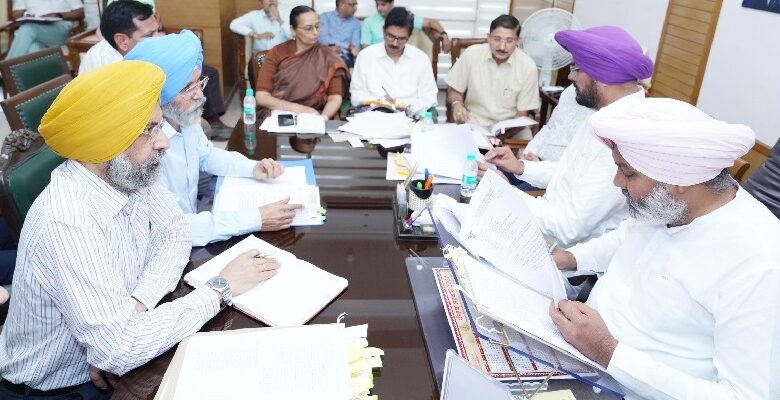 ਪੰਜਾਬ ਕੈਬਨਿਟ ਸਬ-ਕਮੇਟੀ ਵੱਲੋਂ 12 ਮੁਲਾਜ਼ਮ ਯੂਨੀਅਨਾਂ ਨਾਲ ਮੀਟਿੰਗਾਂ, ਜਾਇਜ਼ ਮੰਗਾਂ ‘ਤੇ ਜਲਦੀ ਕਾਰਵਾਈ ਦਾ ਦਿੱਤਾ ਭਰੋਸਾ