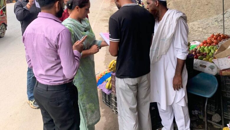 ਨਗਰ ਨਿਗਮ ਬਟਾਲਾ ਨੇ ਸ਼ਹਿਰ ਅੰਦਰ ਸਫ਼ਾਈ ਵਿਵਸਥਾ ਬਰਕਰਾਰ ਰੱਖਣ ਲਈ ਸਖ਼ਤ ਰੁਖ਼ ਅਪਣਾਇਆ-8 ਚਲਾਨ ਕੱਟੇ