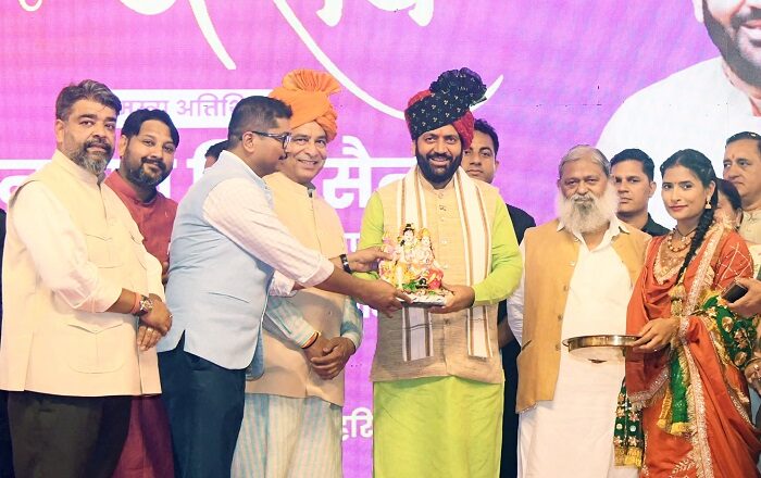 हरियाली तीज पर्व पर मुख्यमंत्री नायब सिंह सैनी ने महिलाओं को दी कल्याणकारी योजनाओं रूपी ‘कोथली’