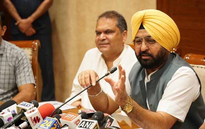 ਮਾਨ ਸਰਕਾਰ ਵੱਲੋਂ ਉਦਯੋਗਿਕ ਕ੍ਰਾਂਤੀ ਤਹਿਤ ਕੀਤੇ 12 ਵਾਅਦਿਆਂ ਵਿੱਚੋਂ 2 ਵਾਅਦੇ ਮਹੀਨੇ ਤੋਂ ਵੀ ਘੱਟ ਸਮੇਂ ‘ਚ ਪੂਰੇ