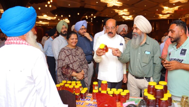 ਬਾਗਬਾਨੀ ਵਿਭਾਗ ਵੱਲੋਂ ਕਰਵਾਏ ਰਾਜ ਪੱਧਰੀ ਨਾਖ ਮੁਕਾਬਲੇ ਵਿੱਚ ਅੰਮ੍ਰਿਤਸਰ ਦੇ ਕਿਸਾਨਾਂ ਨੇ ਮਾਰੀ ਬਾਜੀ