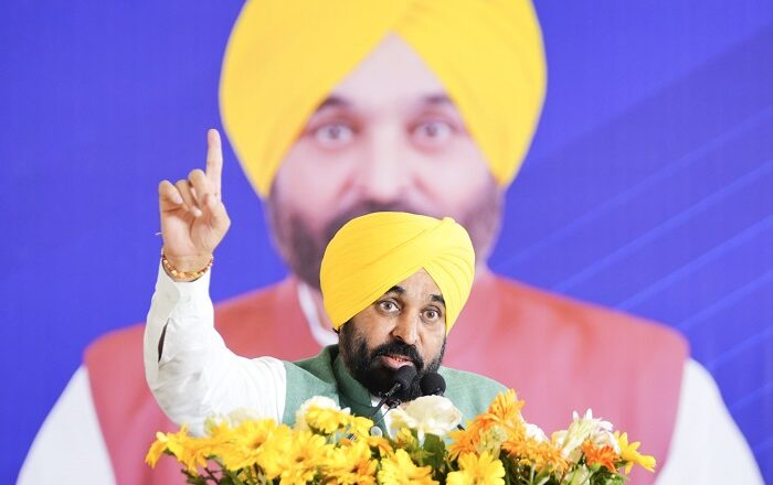 ਮੁੱਖ ਮੰਤਰੀ ਨੇ ਲੈਂਡ ਪੂਲਿੰਗ ਸਕੀਮ ਬਾਰੇ ਲੋਕਾਂ ਨੂੰ ਗੁਮਰਾਹ ਕਰ ਰਹੀ ਵਿਰੋਧੀ ਧਿਰ ਨੂੰ ਲਾਏ ਰਗੜੇ